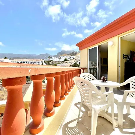 Apartment Cozy One Bedroom Apartment, Free Internet In Common Areas, Pool In Tenerife South